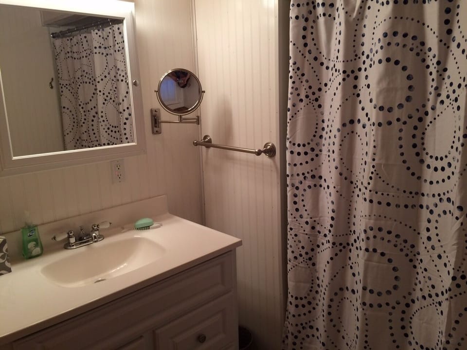 Full bathroom