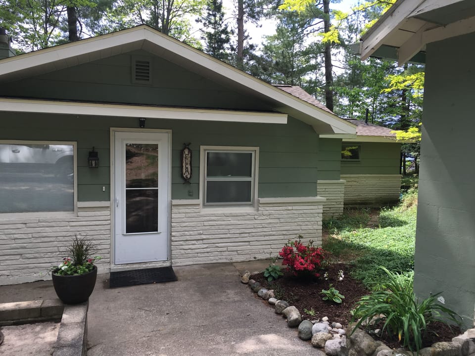 Welcome to the Spider Lake cottage!