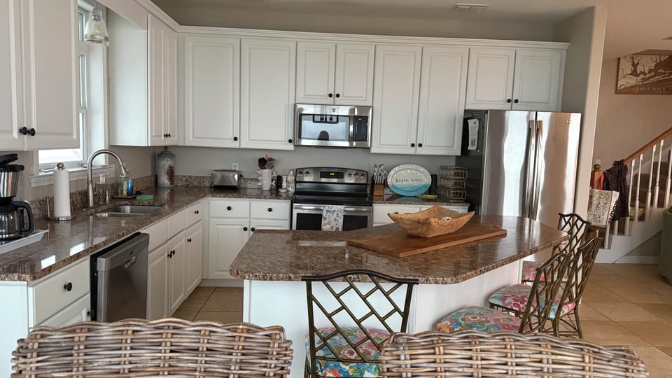 Fully Stocked Kitchen with everything you need.