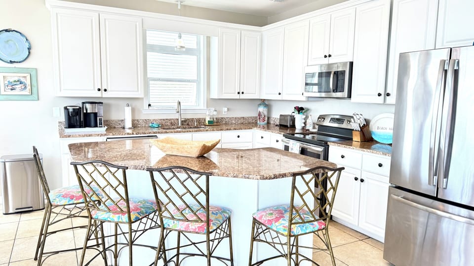 Fully equipped kitchen perfect for cooking and entertaining.