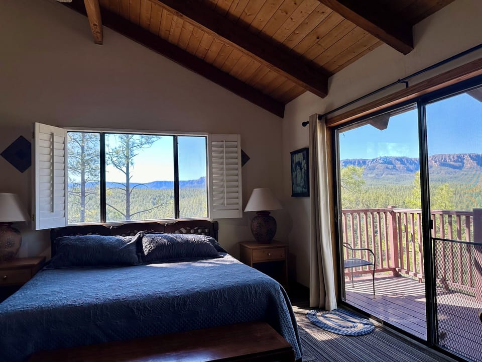 Upper bedroom 