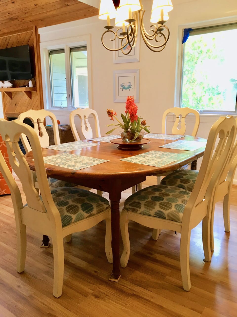Dining for six to eight