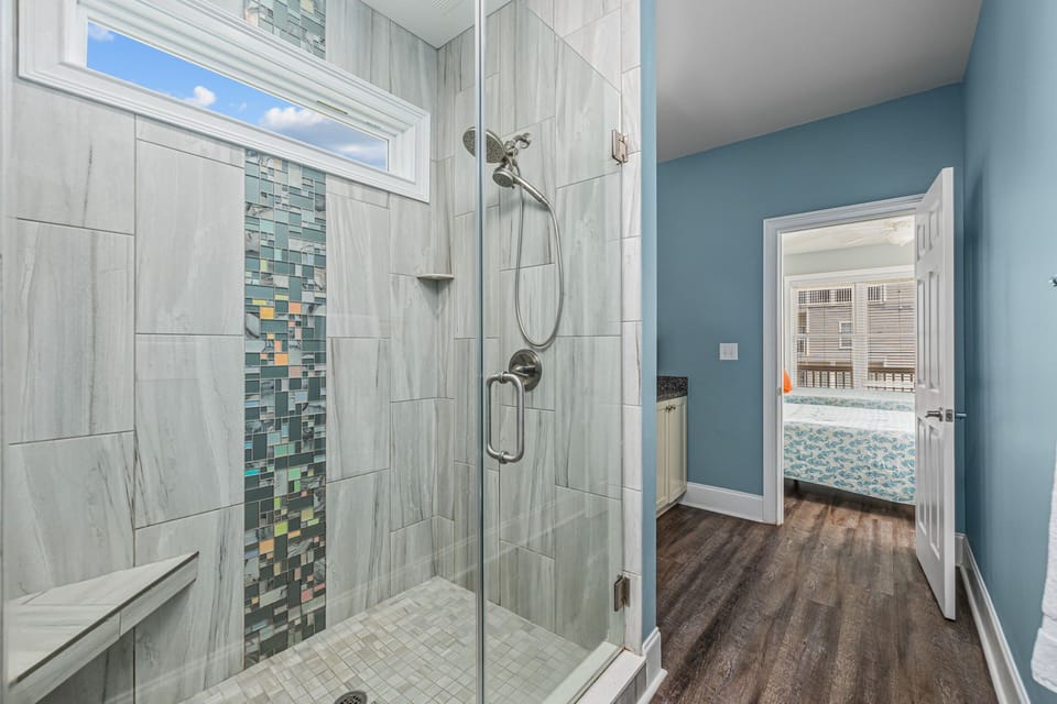 #5 Bathroom. Shower in luxury. 