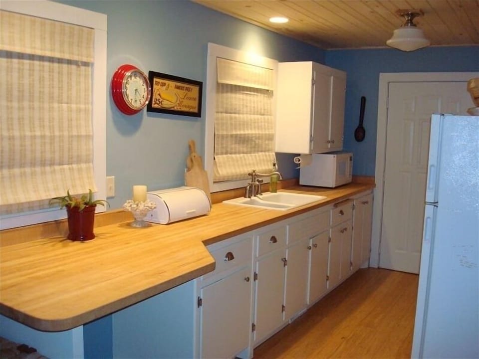 Newly remodeled kitchen. Clean and easy. Anything you will need for cooking.