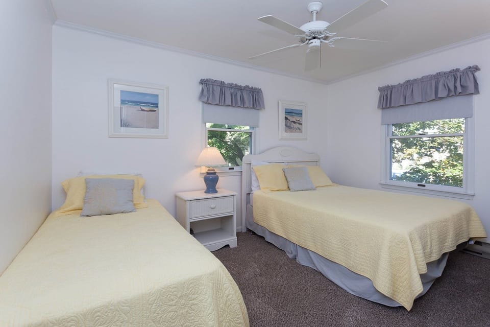 Bedroom 2 -queen and Twin Beds