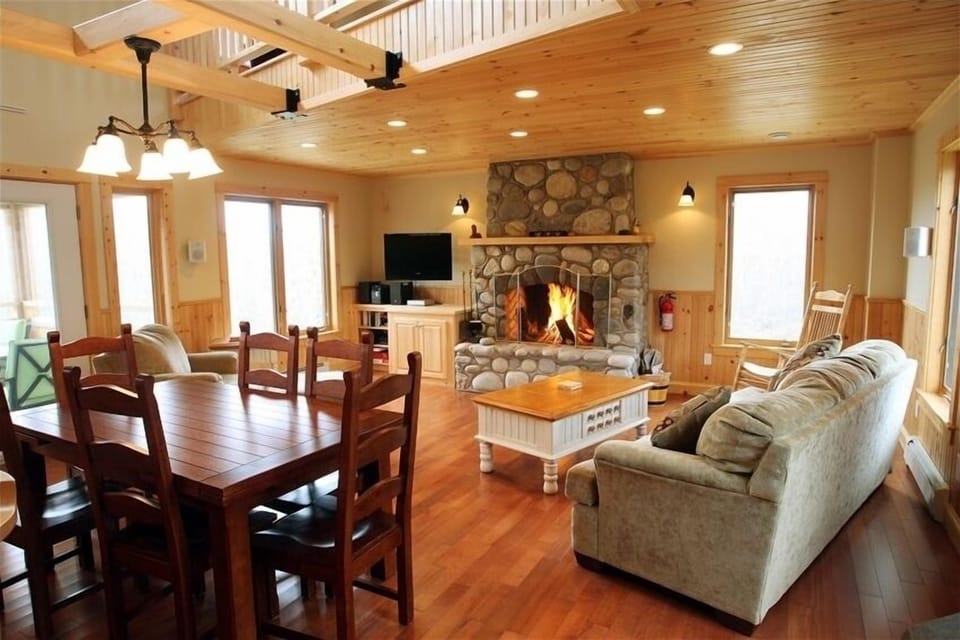 Open concept dining/living room
