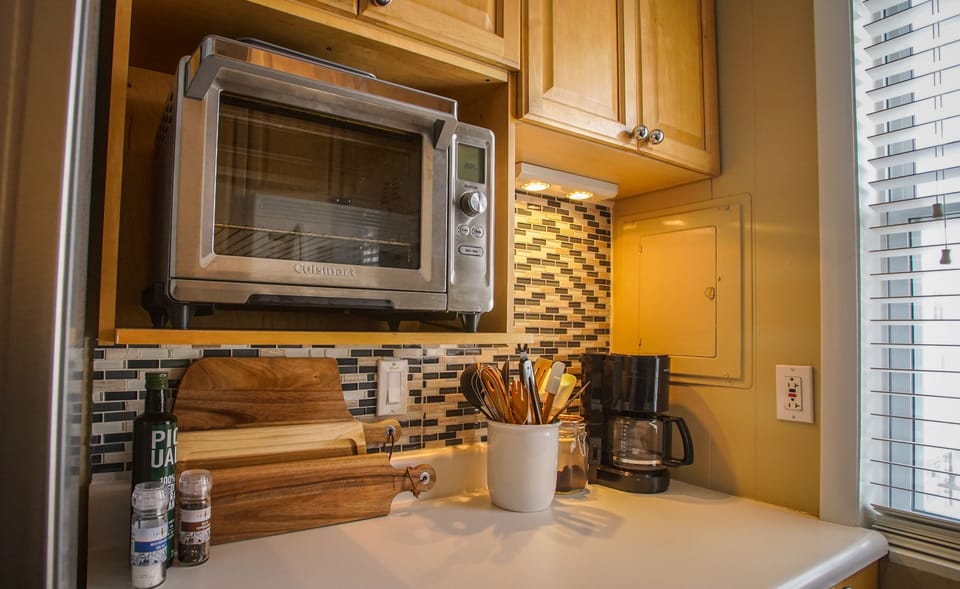 Plenty of counter space, plus large toaster oven to complement the range top