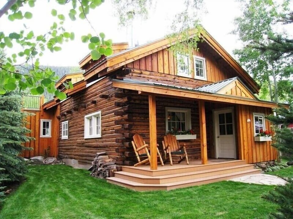 Cozy and private:  the house has everything you could want for your vacation.
