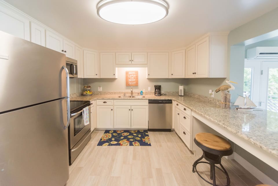 Kitchen. All new stainless appliances