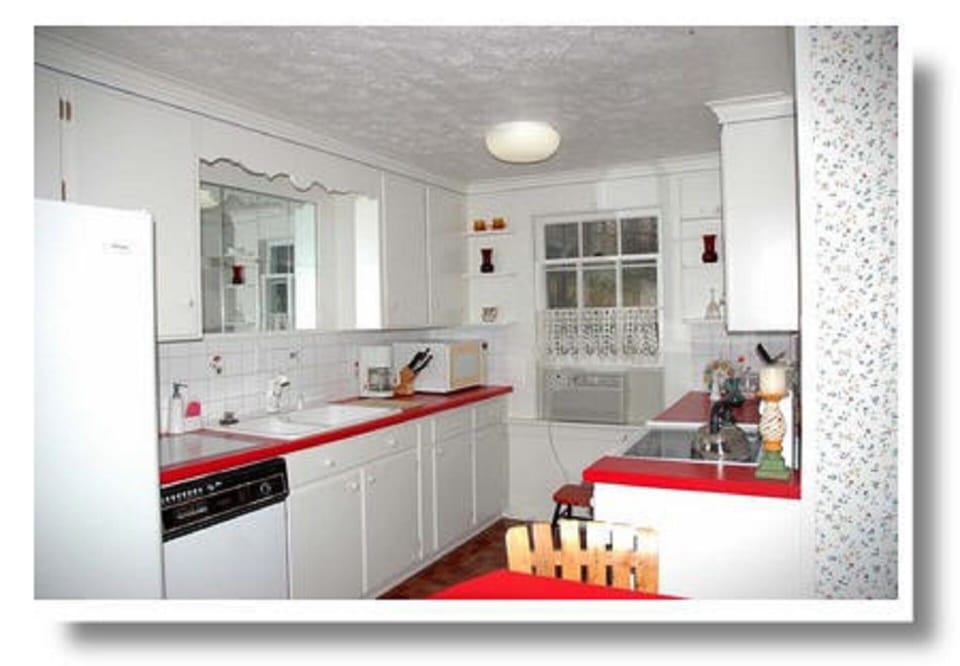 kitchen with all appliances and utensils