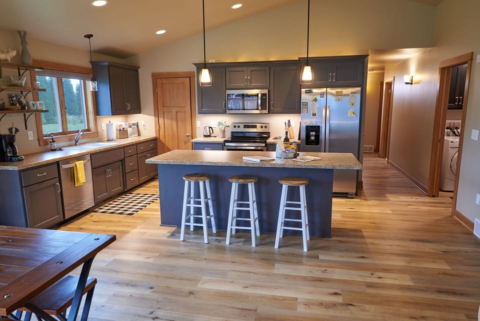 Kitchen island, great for prep & gathering!