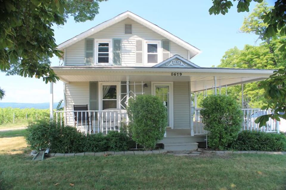 We hope you enjoy your stay at Hector Vineyard Cottage!