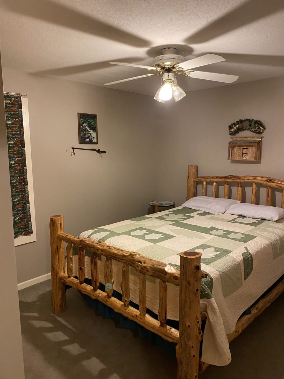 Main floor 1st bedroom/ Queen