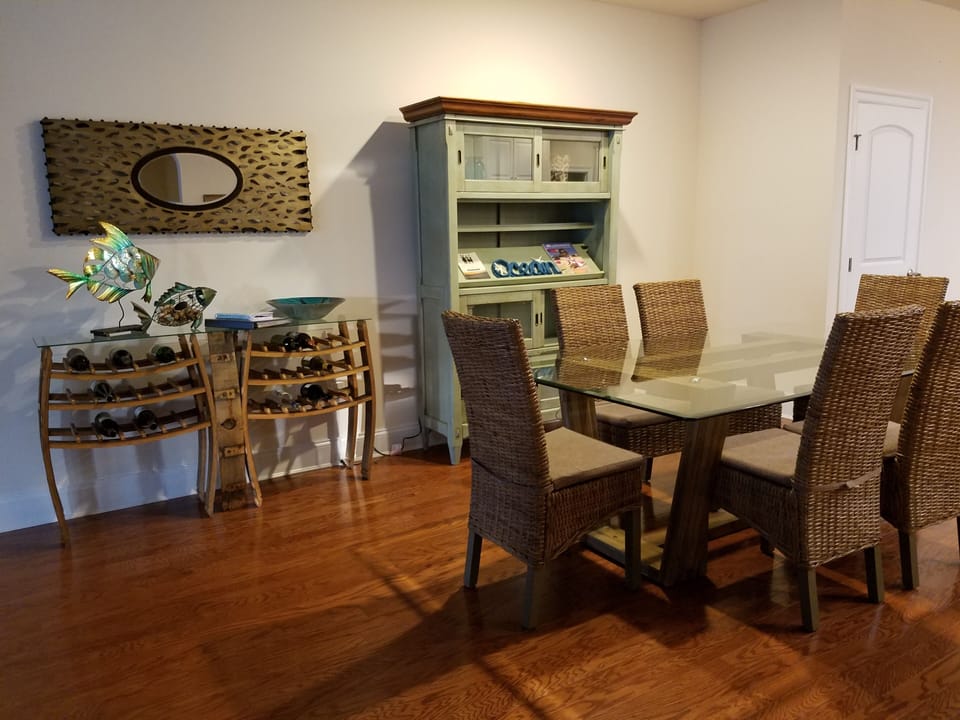 Dining with seating for 8
