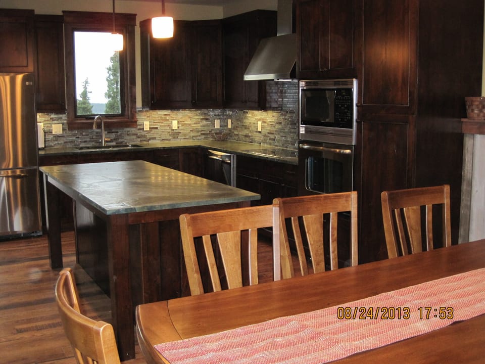deluxe kitchen and dining room 