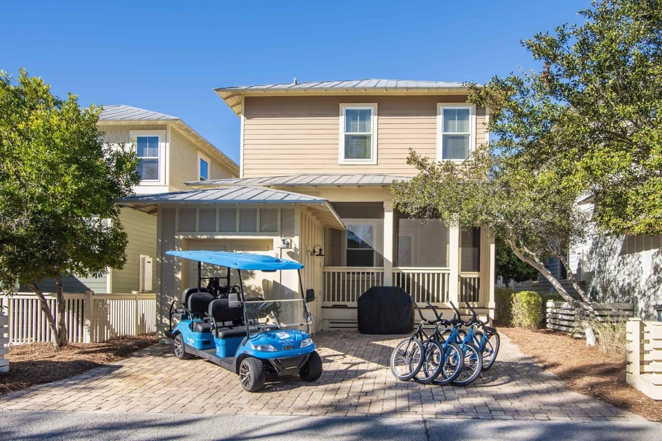 6 Seater Golf Cart & 4 Bikes!
