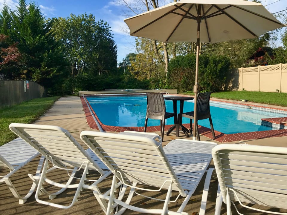 The pool starts at 3 1/2 feet and deepens to 10 feet.