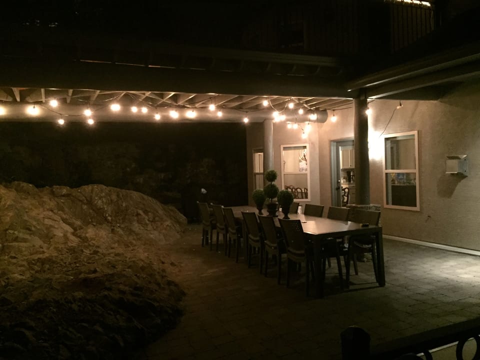 Outdoor dinning