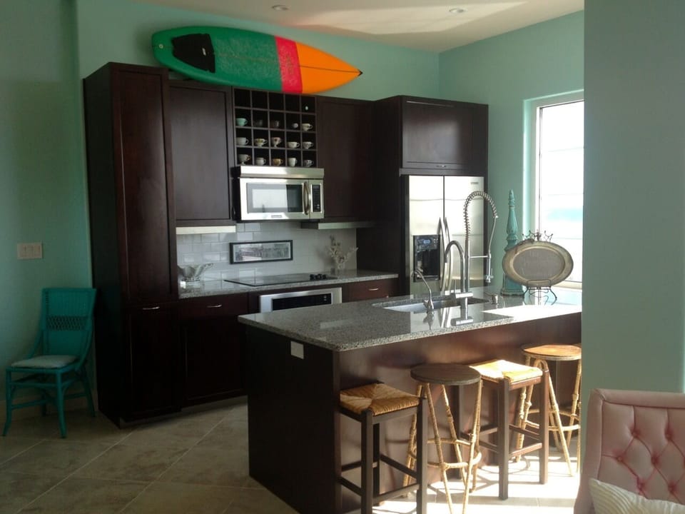 The kitchen of your dreams awaits you... It will almost make you want to cook!