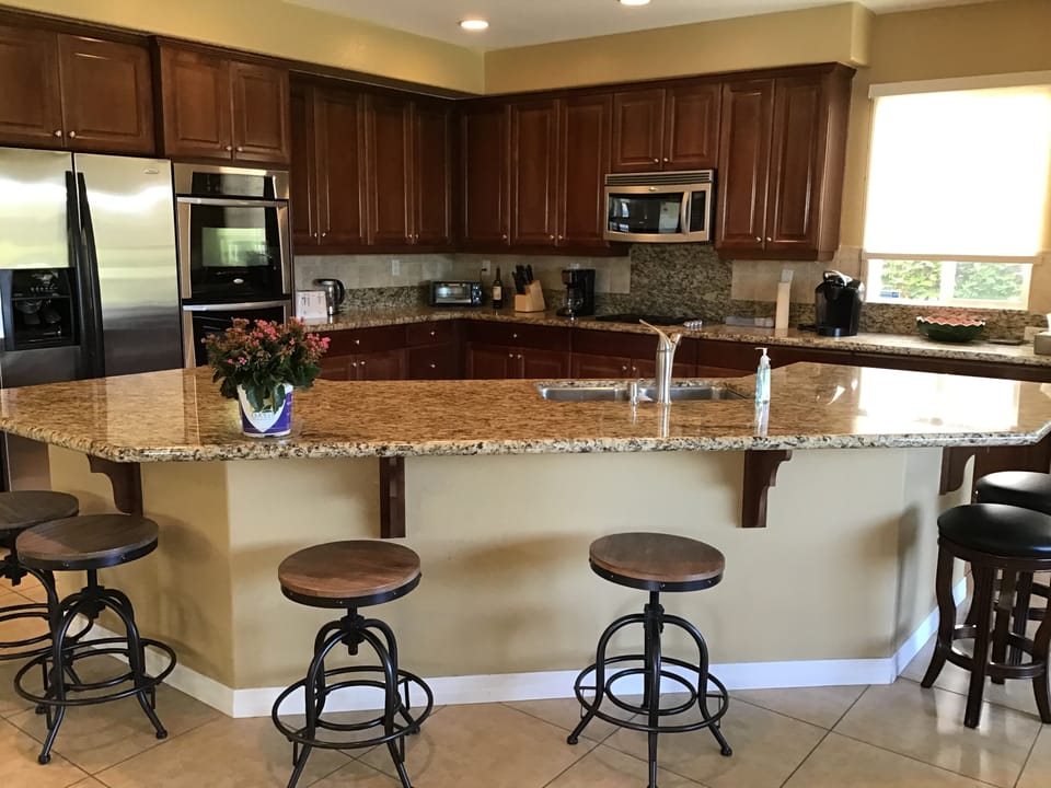 A Chef's kitchen and great for entertaining!