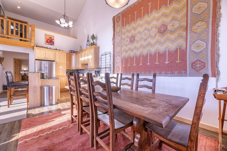 Dining room/kitchen area seats 10 for meals.
