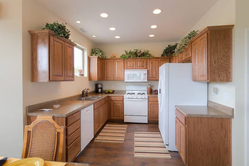 Kitchen and appliances
