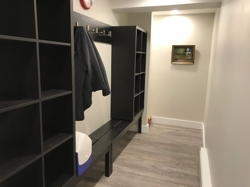 Huge mud room to get ready for the slopes and store your gear.