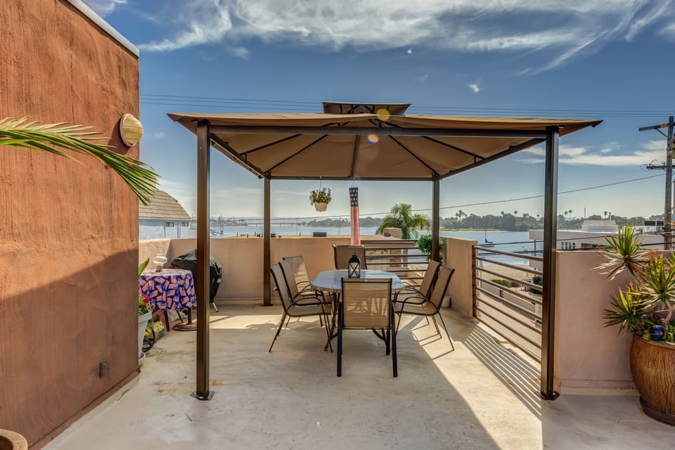 Third Floor community patio with great Bay views