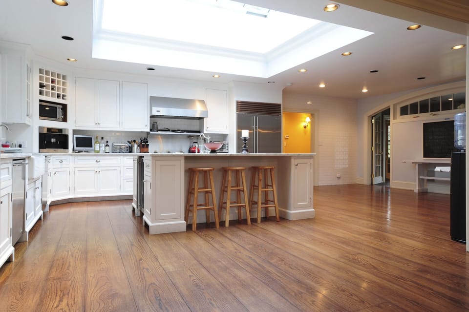 Chef's Kitchen - Dining Island