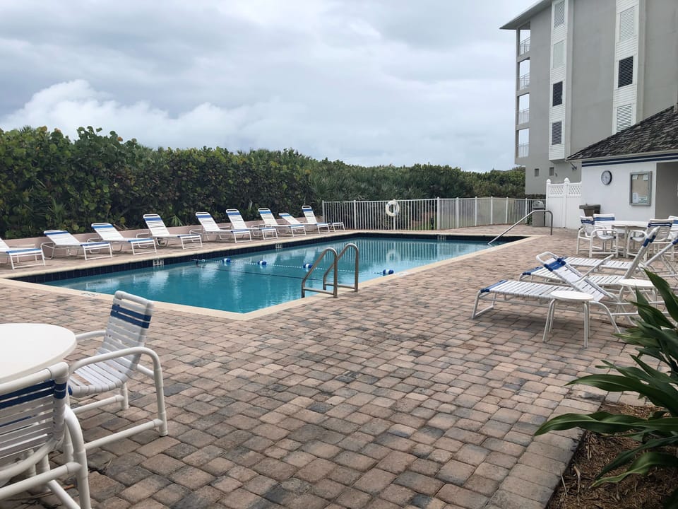 Spoonbill pool don’t need Ocean Club membership