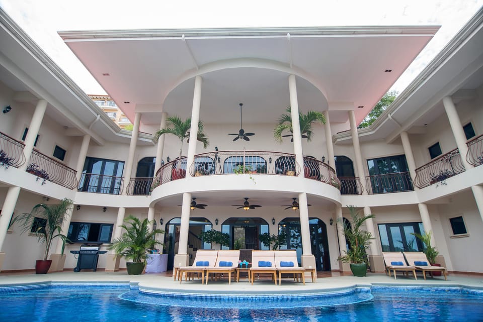 Beautiful set up and spacious for large family groups.