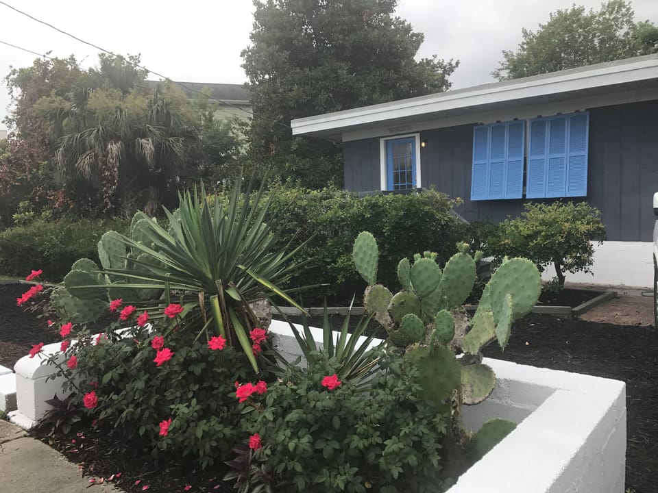 Best neighborhood & charming--make memories in this peaceful & private setting-!