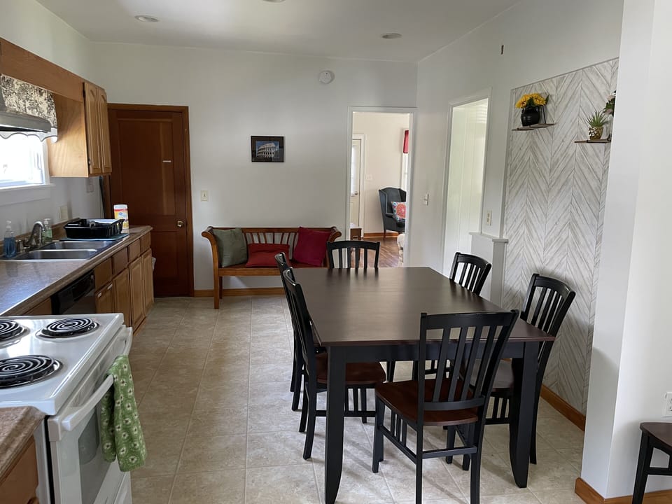 Large kitchen complete with cookery 