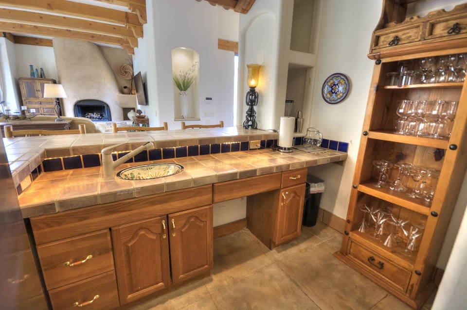 Full wet bar