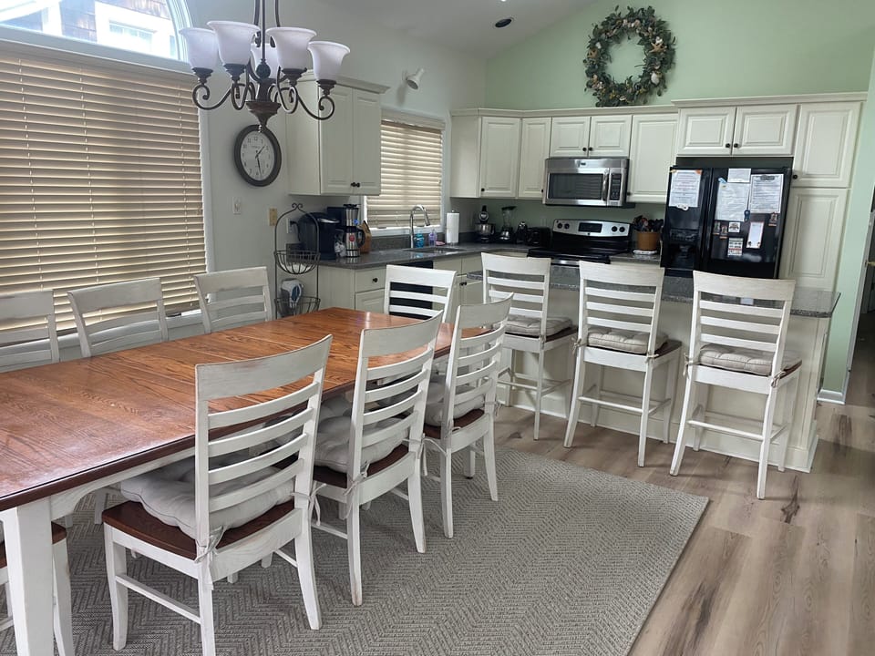 Dining Room & Kitchen - dining table seats 10