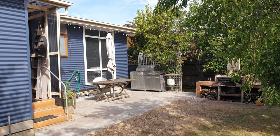 Rear yard, Patio and Bbq area