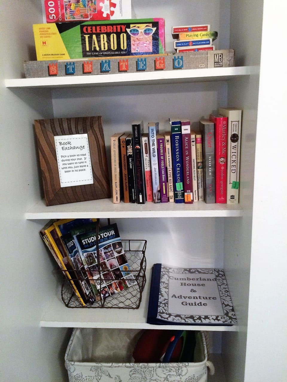 Books, games, DVDs, etc. available for guest use.