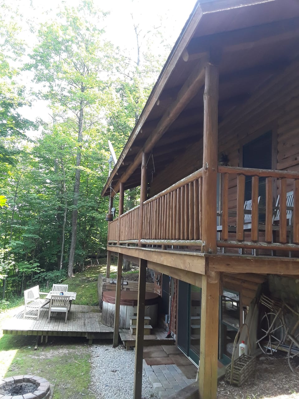 Lake side deck and hot tub