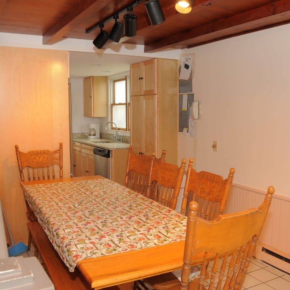 Dining area, perfect for lobster dinners.