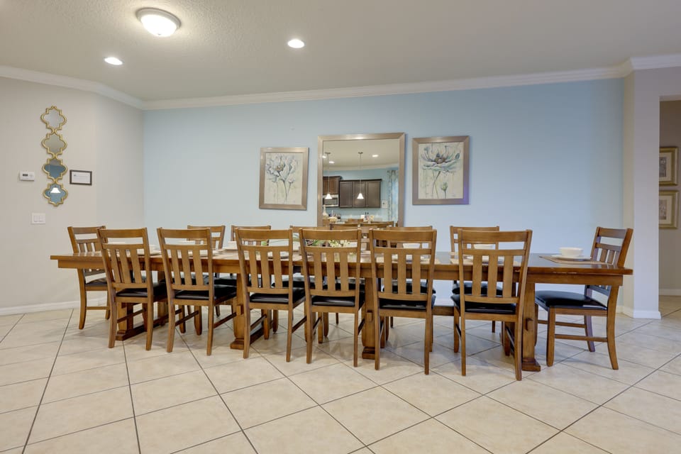 Dining room with seating for 16
