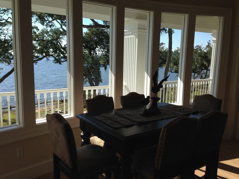 Food taste better with this view!