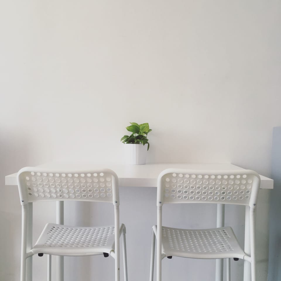 *WHITE MIGHTY Studio* -free wifi