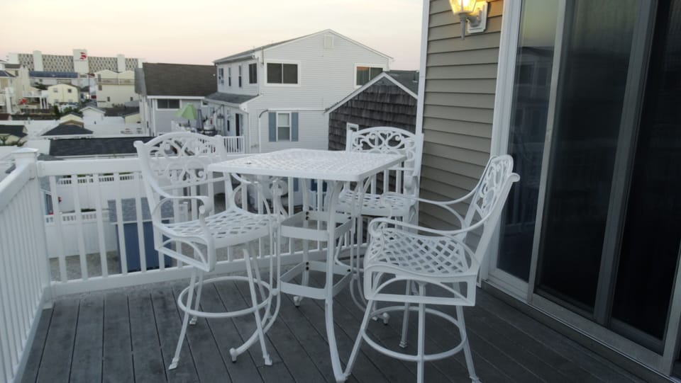 Master Room Deck with seating