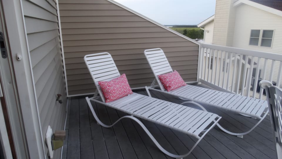 Master Room private outdoor lounging
