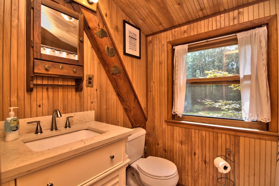 Upstairs Full Bath