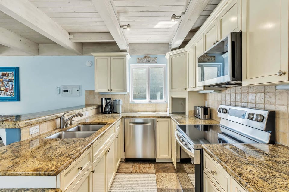 Fully equipped kitchen