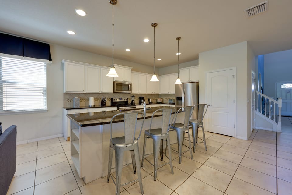 Fully equipped kitchen