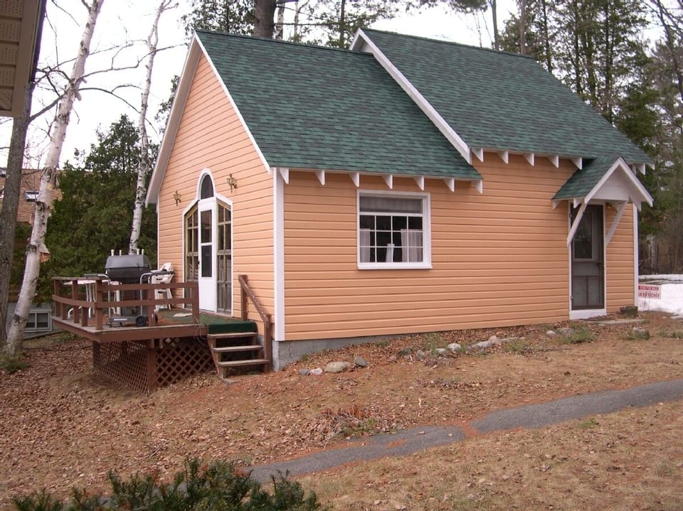 Lakefront Chalet