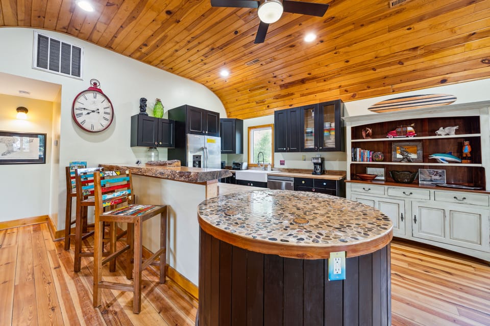 Fully stocked kitchen on the main floor
