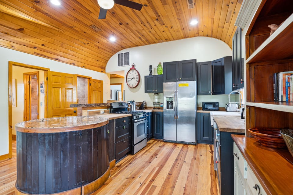 Fully stocked kitchen on the main floor